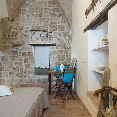 Studio Petit With Balcony By Wonderful Italy